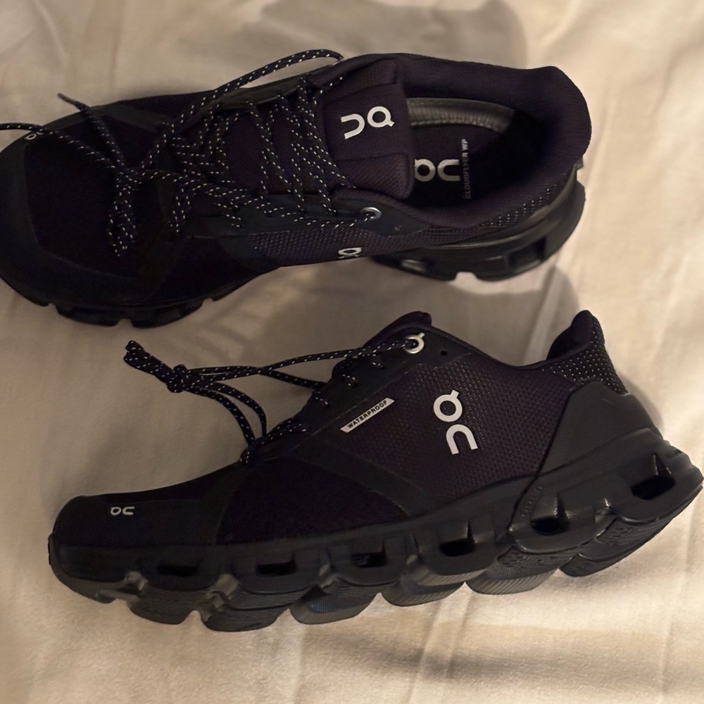 WATERPROOF On Running Black Sneakers